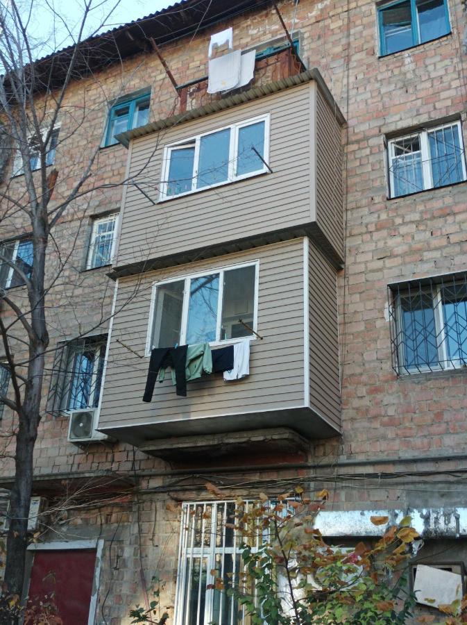 Аппартаментов В Золотом Квадрате Bishkek Bilik gambar